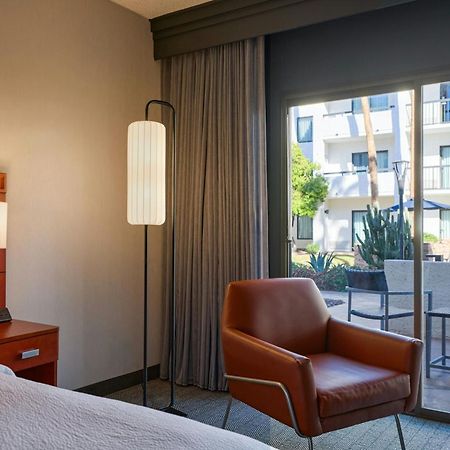 Courtyard By Marriott Phoenix North Екстериор снимка