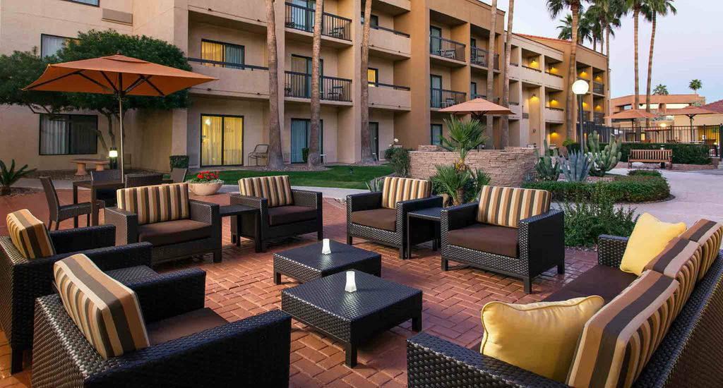 Courtyard By Marriott Phoenix North Екстериор снимка